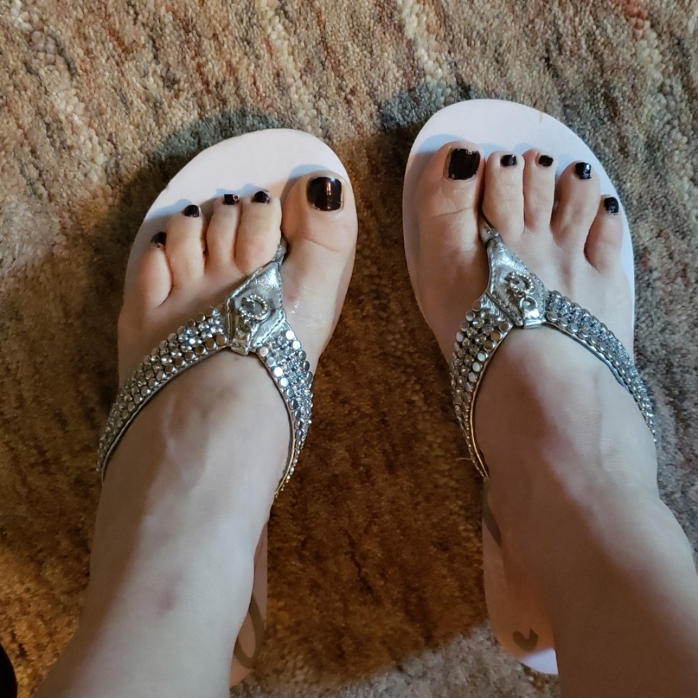 Guess Flip Flops